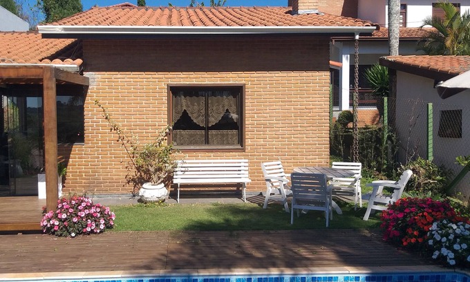 Ibiuna Chalet De Esquí | Chalet Aconchegante em Condomínio com Clube de Alto Padrão