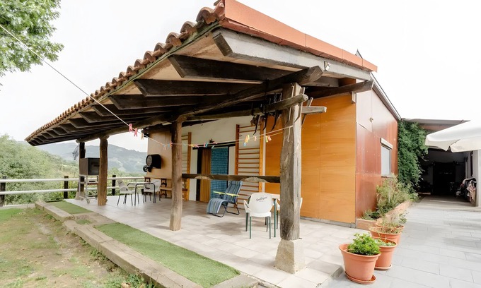 Lazkao Otro | Chalet 'Alarpe Aterpetxea' with Mountain View, Shared Terrace and Shared Garden