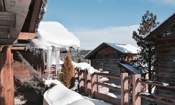 Superbolquere Chalet De Esquí | Chalet-Alnitak-De Lujo-Vista a la Montana-Habitación con desagüe
