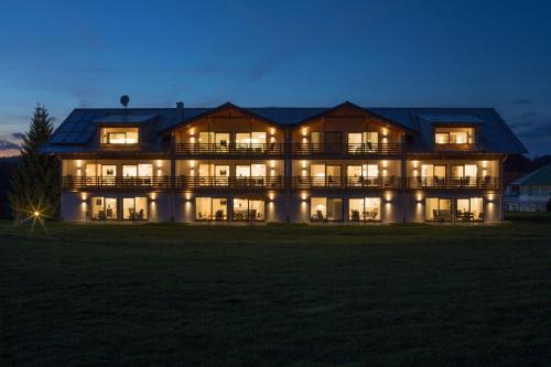 Oberstaufen Apartamento | Chalet Alpenrose 134qm am Golfplatz Oberstaufen