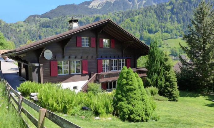 Lauterbrunnen Casa | Chalet am Schärm by Interhome
