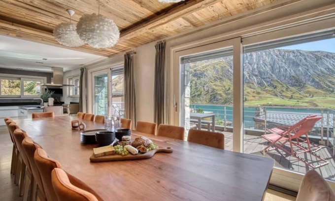 Tignes le Lac Chalet De Esquí | Chalet Ancolie – Elegance and Breathtaking Views in Tignes