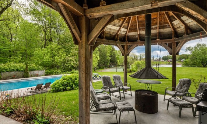 Saint-Ours Chalet De Esquí | Chalet au Bord de Leau
