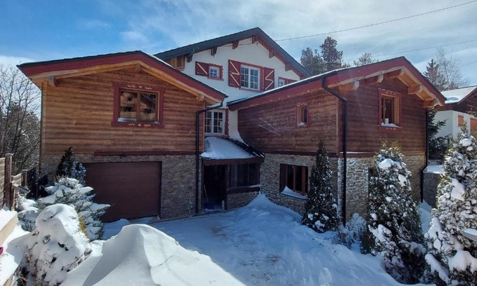 Superbolquere Chalet De Esquí | Chalet Azimut
