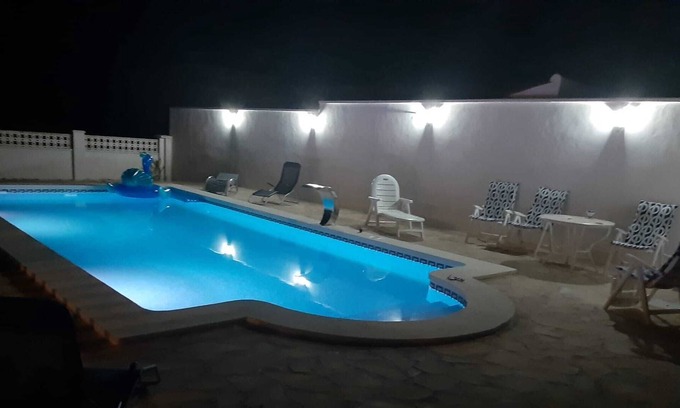 Alcanar Villa | Chalet entre MER et MONTAGNE, 4 chambres, WIFI et TV par satellite gratuit