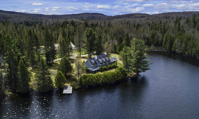 Riviere-Rouge Chalet De Esquí | Chalet Bleu - Waterfront Retreat