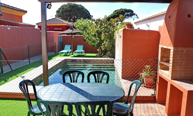 Campano Chalet De Esquí | Chalet Brenes Sol - Piscina y WIFI gratis
