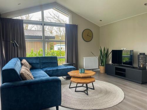 Municipality of Veldhoven Chalet De Esquí | Chalet by Park Pond in the Netherlands
