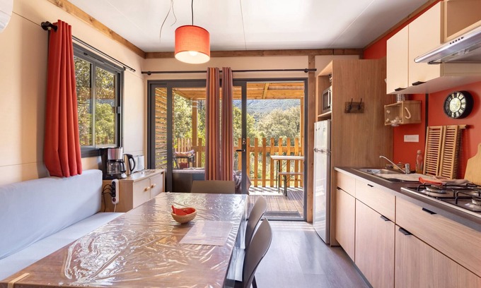 Rouffiac-des-Corbieres Casa | Chalet 'Canada' con vistas a la montaña, piscina compartida y jardín privado