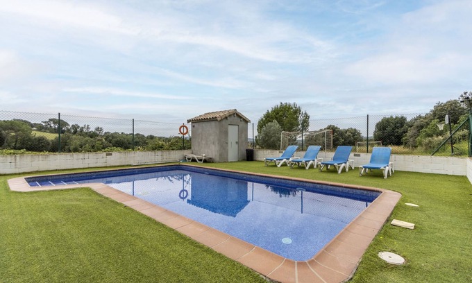 Casserres Casa | Chalet 'Cal Viudet' con vistas a la montaña, piscina privada y Wi-Fi