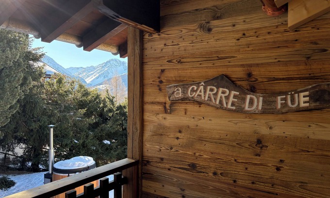 St. Luc Chalet De Esquí | Chalet CarreDiFue | 4bed | 180° view | Nordic bath
