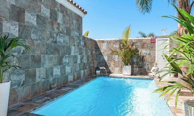 San Ambrosio Casa | Chalet "Casa Bombón" con piscina climatizada y Wi-Fi