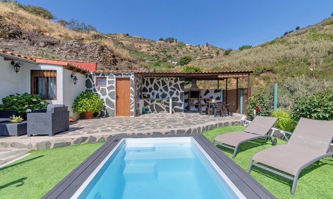 Las Lagunetas Chalet De Esquí | Chalet 'Casa Abuela Fela' con vistas a la montaña, piscina privada y Wi-Fi
