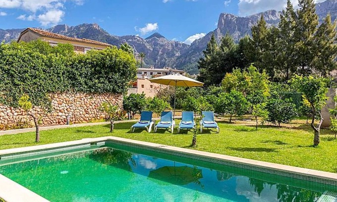 Soller Chalet De Esquí | Chalet Casa Futbol con vista a la montaña, piscina, Wi-Fi, A/C, terrazas y jardín