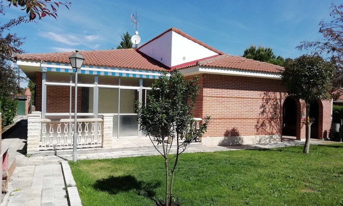 Grijota Chalet De Esquí | Chalet con piscina privada