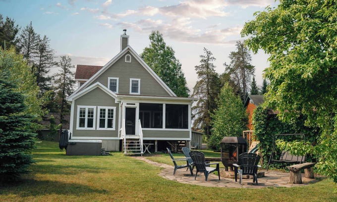 Saint Come Cabina | Chalet Détente : SPA, Foyer et Bord de L'eau!