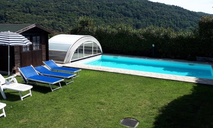 Nebbiuno Casa | Chalet Dania with garden, pool and lake view