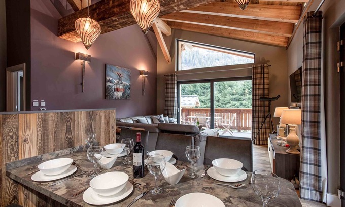 Chamonix-Mont-Blanc Apartamento | Chalet des Amis appt 2 - an apartment that sleeps 6 guests in 3 bedrooms