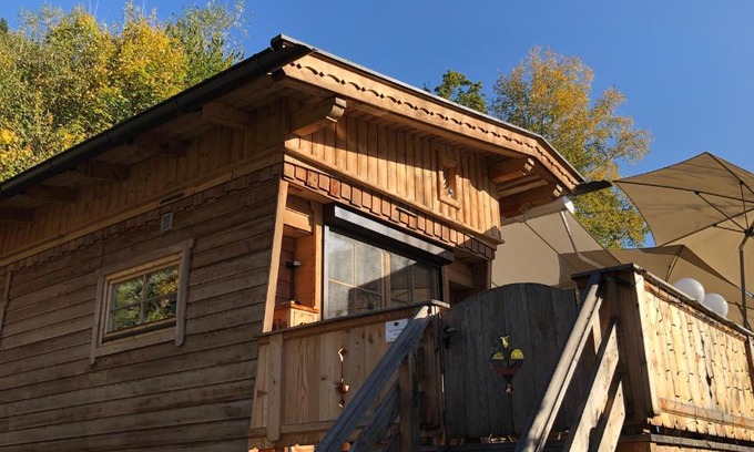 Distelberg Casa | Chalet - Direkt am 5 Sterne Campingplatz Aufenfeld im Zillertal mit Hallenbad und Sauna