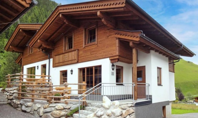 Tux Casa | Chalet Elisabeth by Interhome