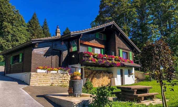 Le Locle Chalet De Esquí | Chalet en pleine nature avec Spa