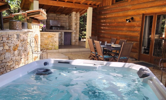 Montmurat Chalet De Esquí | CHALET / ALQUILER INUSUAL en LOGS 5 pers CON SPA