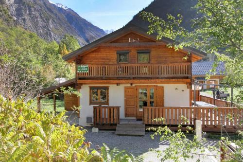 Venosc Chalet De Esquí | Chalet Enchanteur à Venosc avec Vue Panoramique et Jacuzzi
