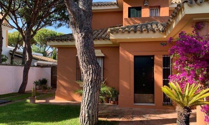 Poblado de Sancti Petri Chalet De Esquí | Chalet Lapas en Costa Sancti Petri