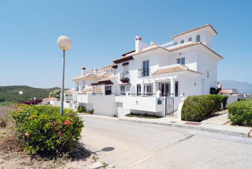 Alcorrin Casa | Chalet familiar con hermosas vistas al mar en Manilva