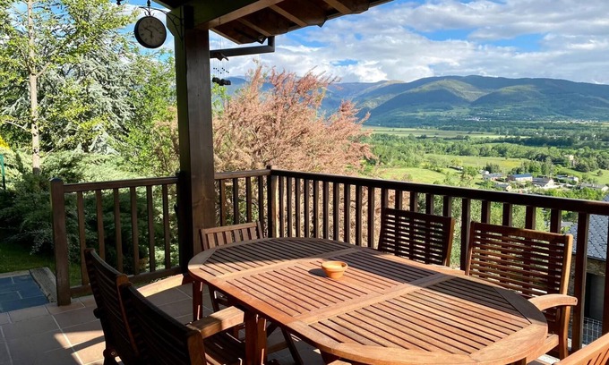 Estavar Chalet De Esquí | Chalet familiar con espectaculares vistas