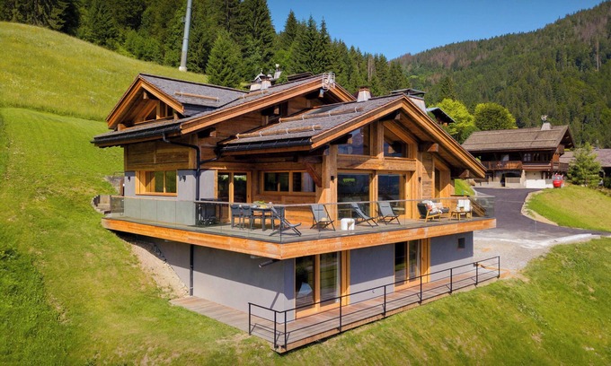 La Clusaz Chalet De Esquí | Chalet Fernand - La Clusaz stylish stay for 10 with spa - OVO Network