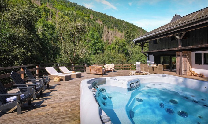 Saint-Jean-dʼAulps Chalet De Esquí | Chalet Fleur d'Aulps - Secluded holiday for 12 with spa - OVO Network