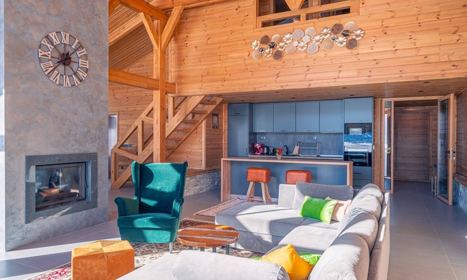 Razlog Chalet De Esquí | Chalet for up to 10 people with sauna nestled in the valley of 3 mountains