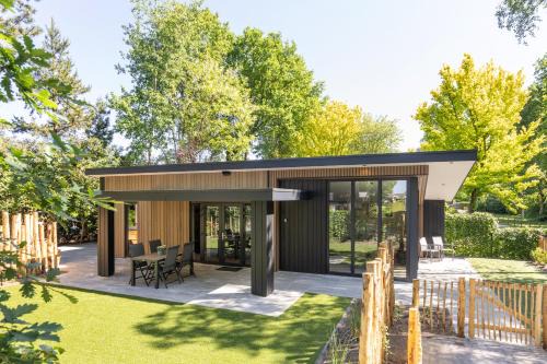 Krachtighuizen Chalet De Esquí | Chalet FoRest Veluwe with private hottub