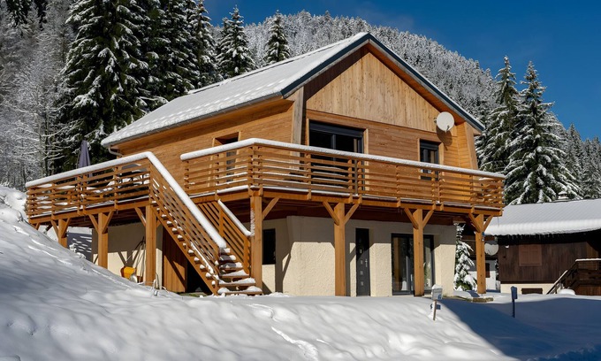 Saint-Pierre-d'Entremont Chalet De Esquí | Chalet du Souillet con vistas a las montañas, terraza privada y Wi-Fi