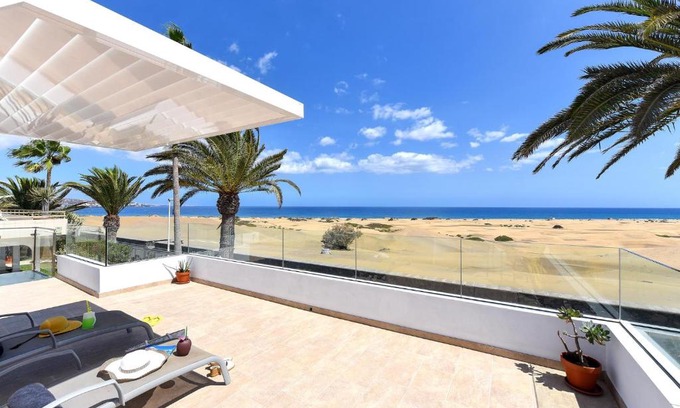 Playa del Ingles Chalet De Esquí | Chalet Golden Sahara by VillaGranCanaria