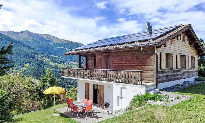 Buerchen Apartamento | Chalet Gredetsch 6B by Interhome