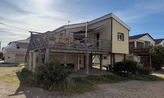 Gruissan Plage Chalet De Esquí | Chalet GRUISSAN 10 People, 4 Bedrooms (7 beds) : Comfort & sea view