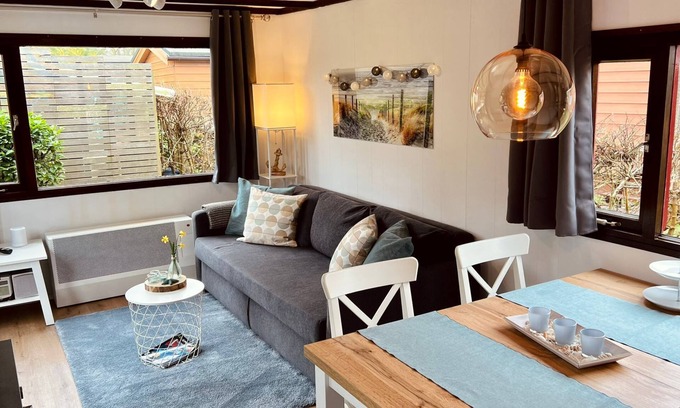 Sint Maartensvlotbrug Chalet De Esquí | Chalet/holiday home for family and dog in North Holland by the sea!