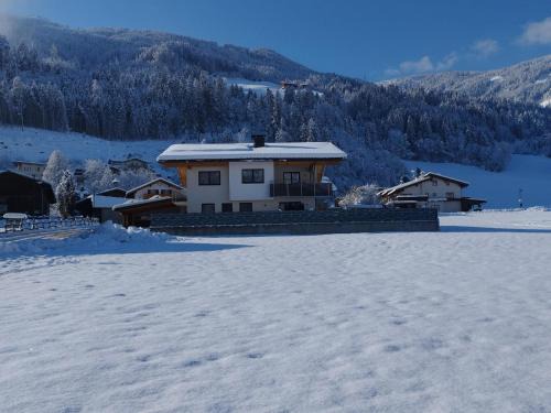 Kaltenbach Apartamento | Chalet in Kaltenbach near Ski Lift