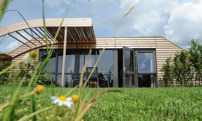 Heeten Casa | Chalet in Netherlands with Scenic Meadow Views
