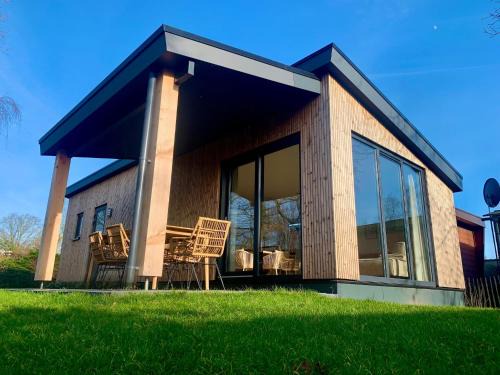 Sint Maartensvlotbrug Casa | Chalet in Sint Maartenszee near Sandy Beach