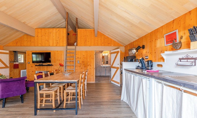 Reaux sur Trefle Chalet De Esquí | CHALET IN THE VINEYARDS, 5 minutes from Jonzac Antilles