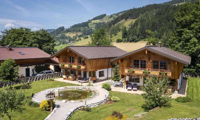 Wagrain Chalet De Esquí | Chalet in Wagrain with sauna and swimming pond
