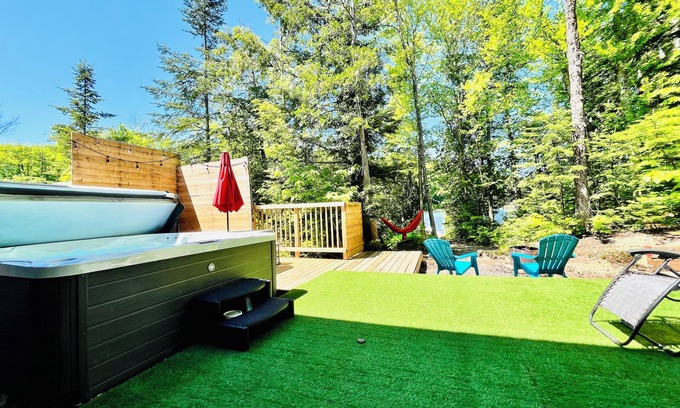 Entrelacs Casa | Chalet Karine at the water's'edge with Spa