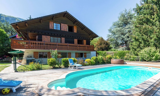 Chaparon Chalet De Esquí | Chalet "La Boissellerie" con vistas al lago, piscina privada y Wi-Fi