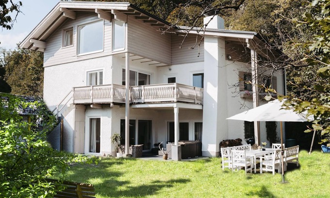 Golling an der Salzach Casa | jardín de chalet grande, cerca de la ciudad de Lagos de Salzburgo, barbacoa, literas, 14 camas