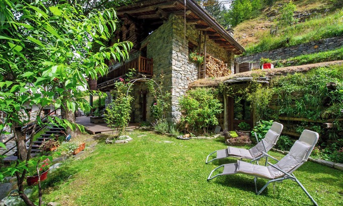 Valtournenche Chalet De Esquí | Chalet 'Le Du Coq Rouge' con vistas a la montaña, jardín privado y Wi-Fi