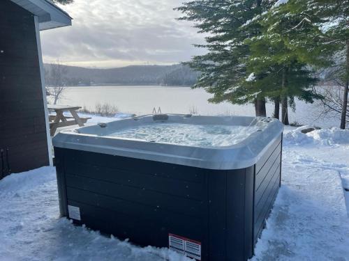 Saint Zenon Chalet De Esquí | Chalet le Huard directement au bord du lac