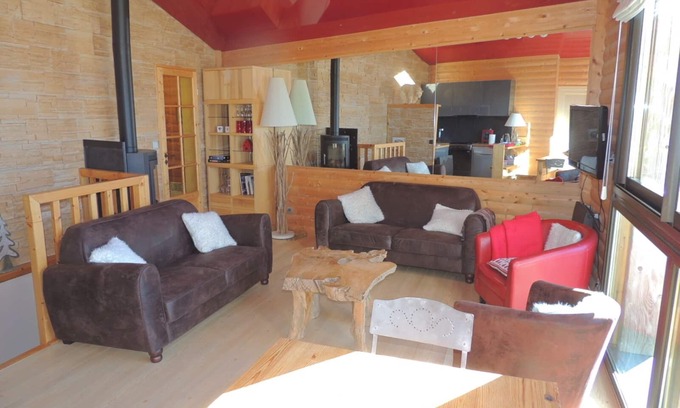 Les Angles Apartamento | FOX apartamento renovado en un chalet con vistas al lago Matemale 11 pers